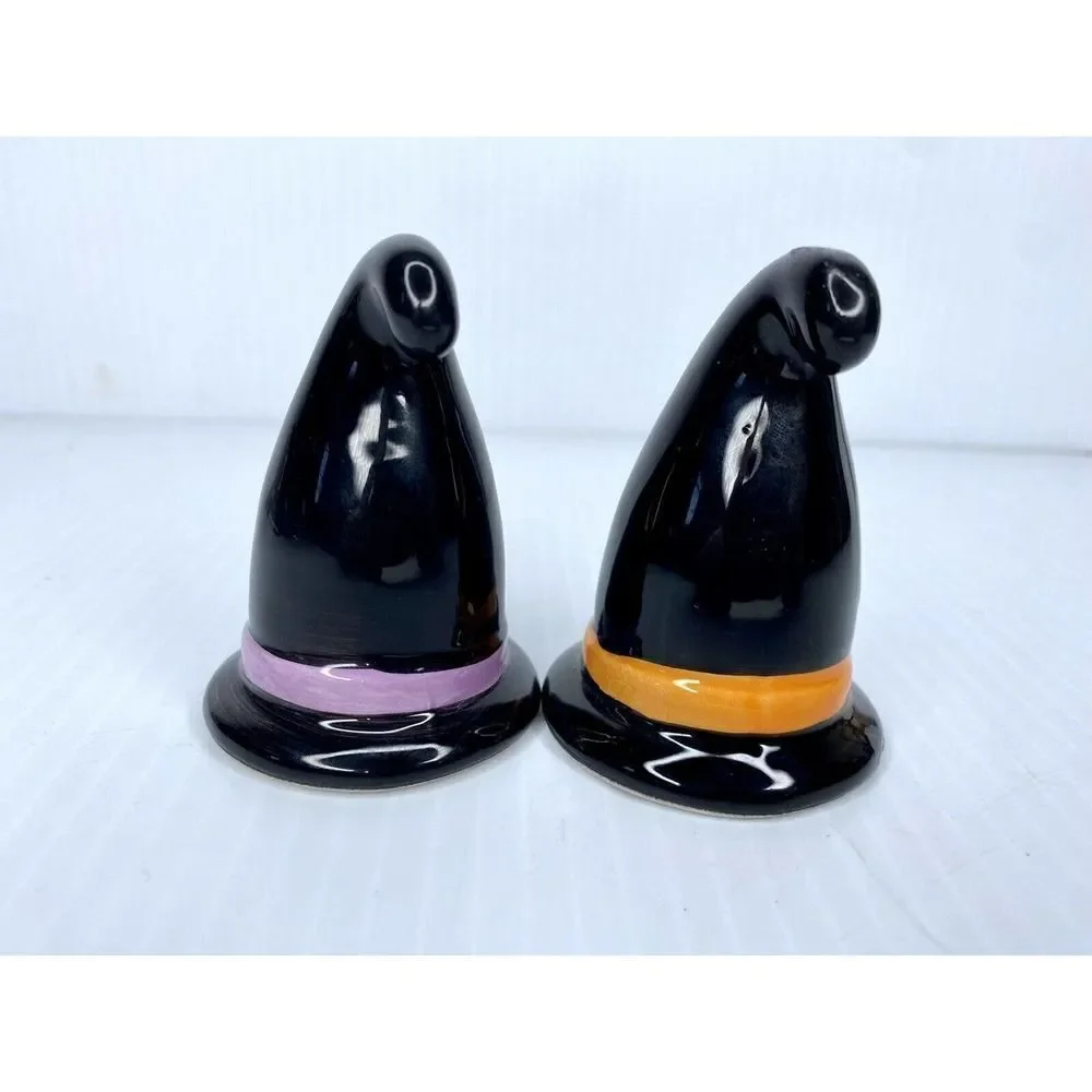 Hocus Pocus Witch Hat Salt & Pepper Ceramic Shakers - Halloween Decor Cute￼